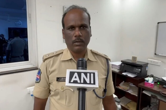 Heavy traffic in Hyderabad as people head to hometowns for Sankranti