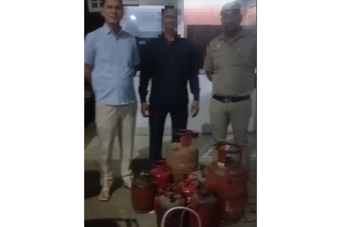 Delhi: Two arrested in separate illegal LPG refilling rackets; cylinders and equipment seized
