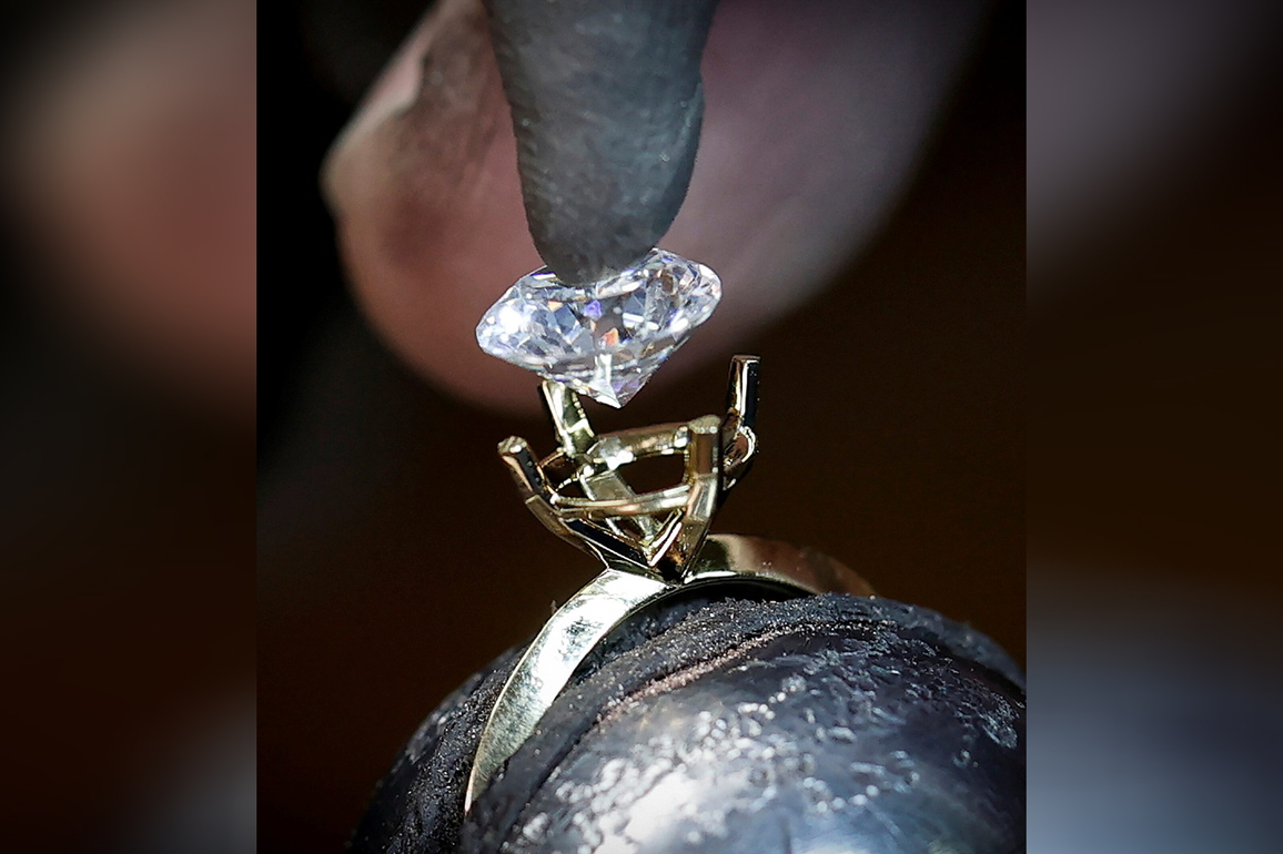 New diamond technology could unlock faster, more reliable quantum devices