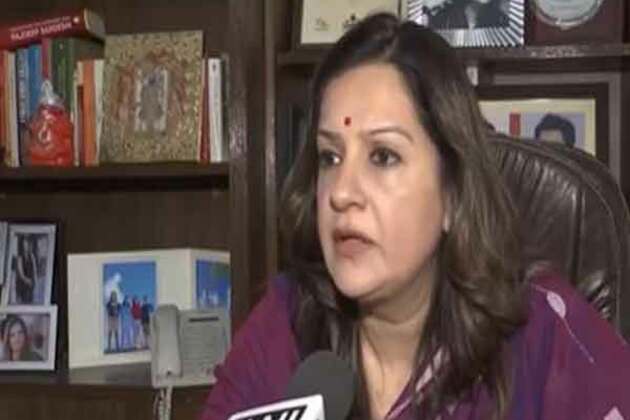 "Unfortunate...": Shiv Sena (UBT) MP Priyanka Chaturvedi over Rahul Gandhi's claims over Parliament speech restriction