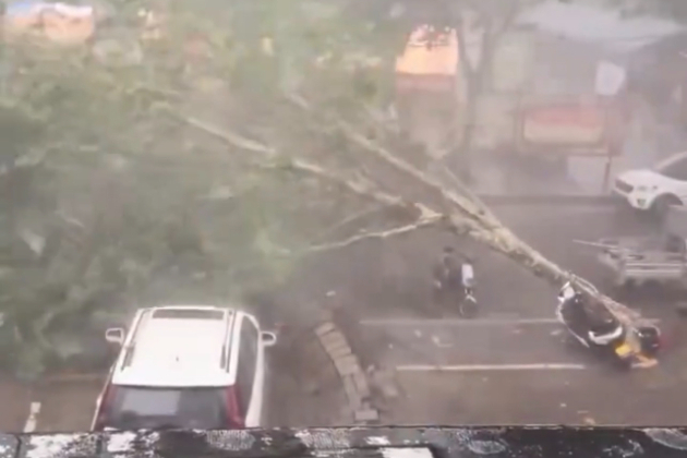 Heavy rain floods Beijing after typhoon hits China 