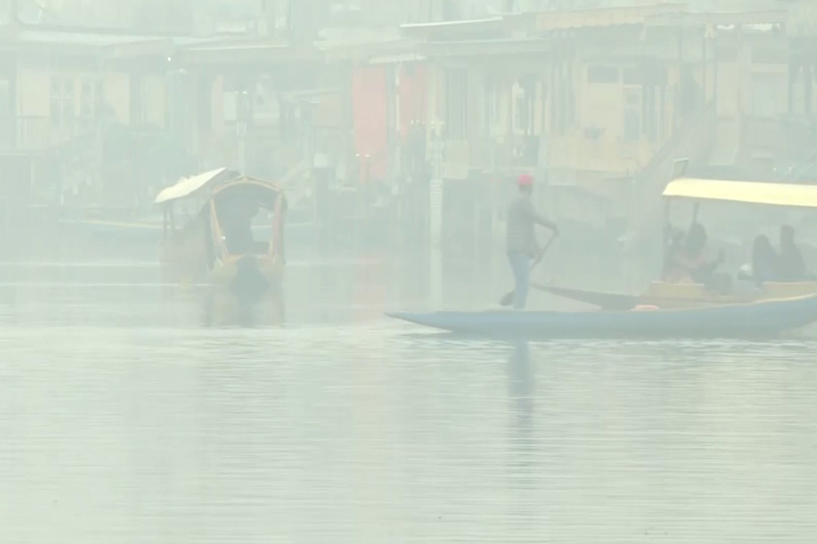 Cold wave grips Kashmir Valley; Srinagar records sub-zero temperatures as residents brave harsh winter