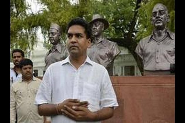 AAP has vowed to save Tahir Hussain: Kapil Mishra on Delhi violence