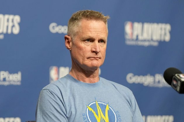Report: NBA mulls technical fouls for flopping