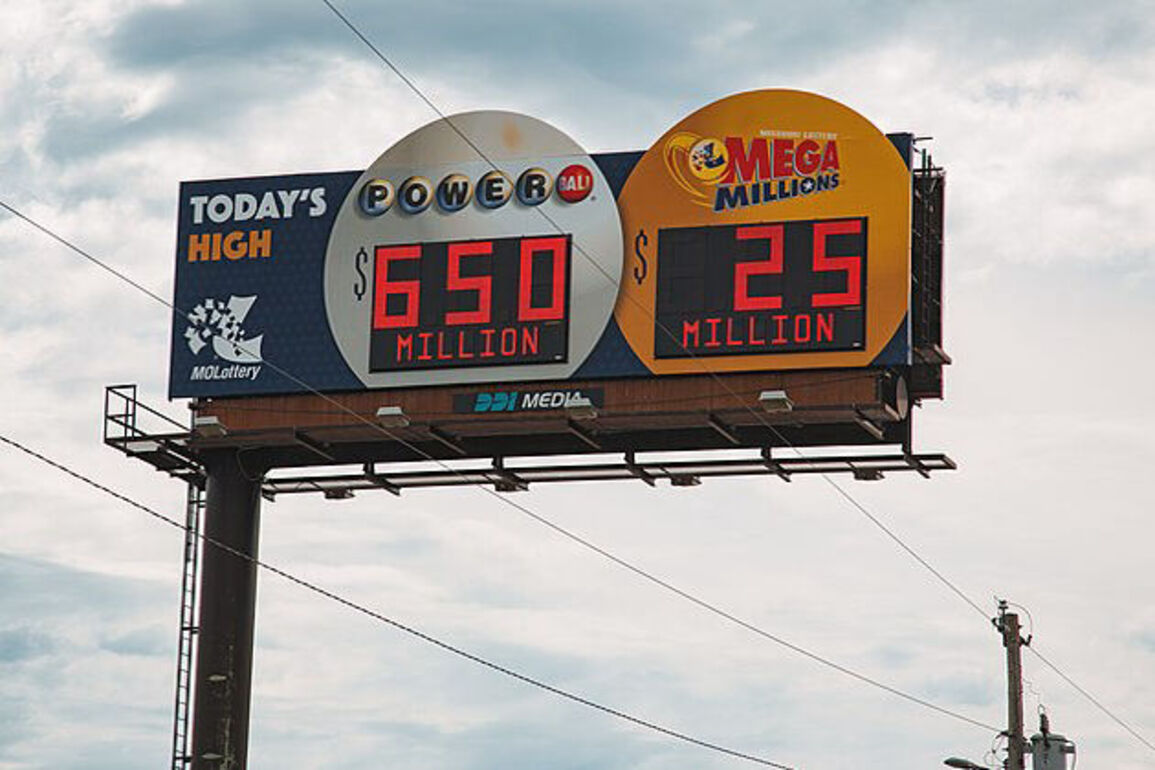 Player from Arkansas wins Powerball lottery jackpot of $1.817 billion