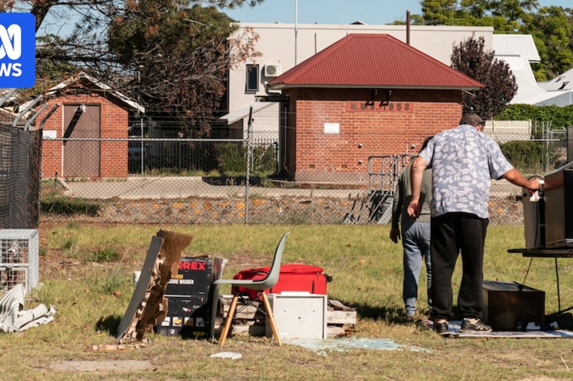 Perth residents call for return of verge rubbish collections