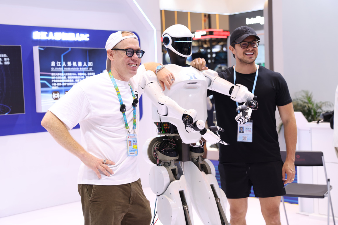 Xinhua Headlines: Ever-evolving Canton Fair highlights China's commitment to innovation, global cooperation