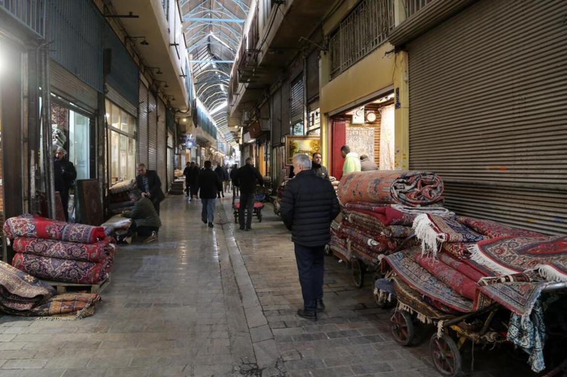 Mideast in Pictures: Stores in Tehran's Grand Bazaar gradually reopen as calm returns