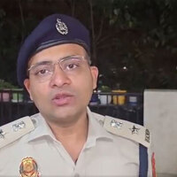 Delhi Police creates green corridor for Lungi Ngidi after injury during IPL match