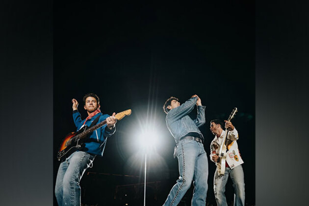 "My heart is full": Nick Jonas opens up about MetLife show, wife Priyanka says "so proud"
