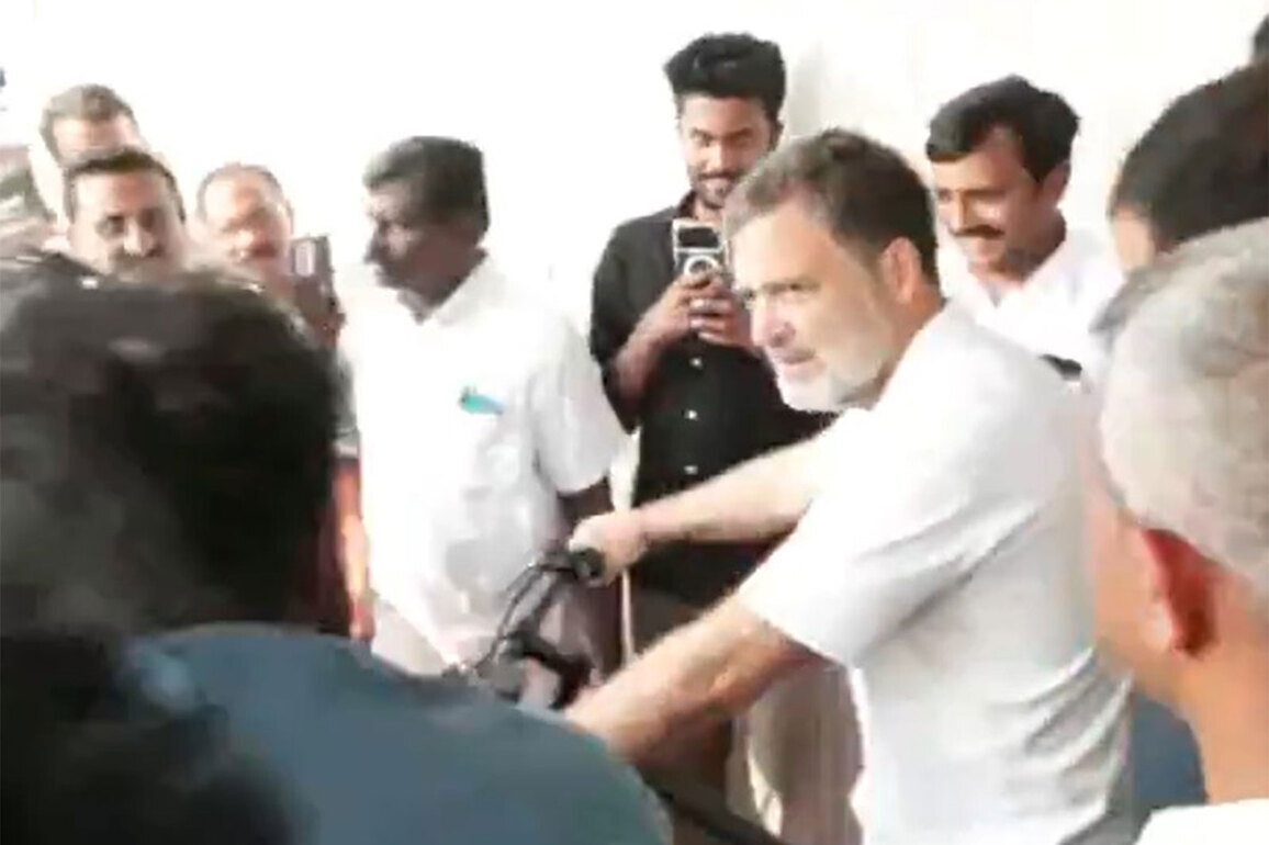 Rahul Gandhi takes bicycle ride in Kottayam amid two-day intense Kerala campaigning push