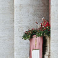 Pope calls faithful to reject indifference toward suffering, migration