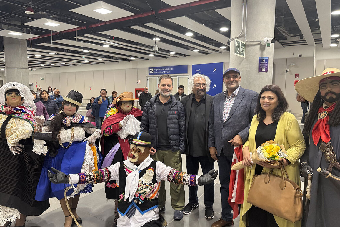Rahul Gandhi meets artists, students in Lima