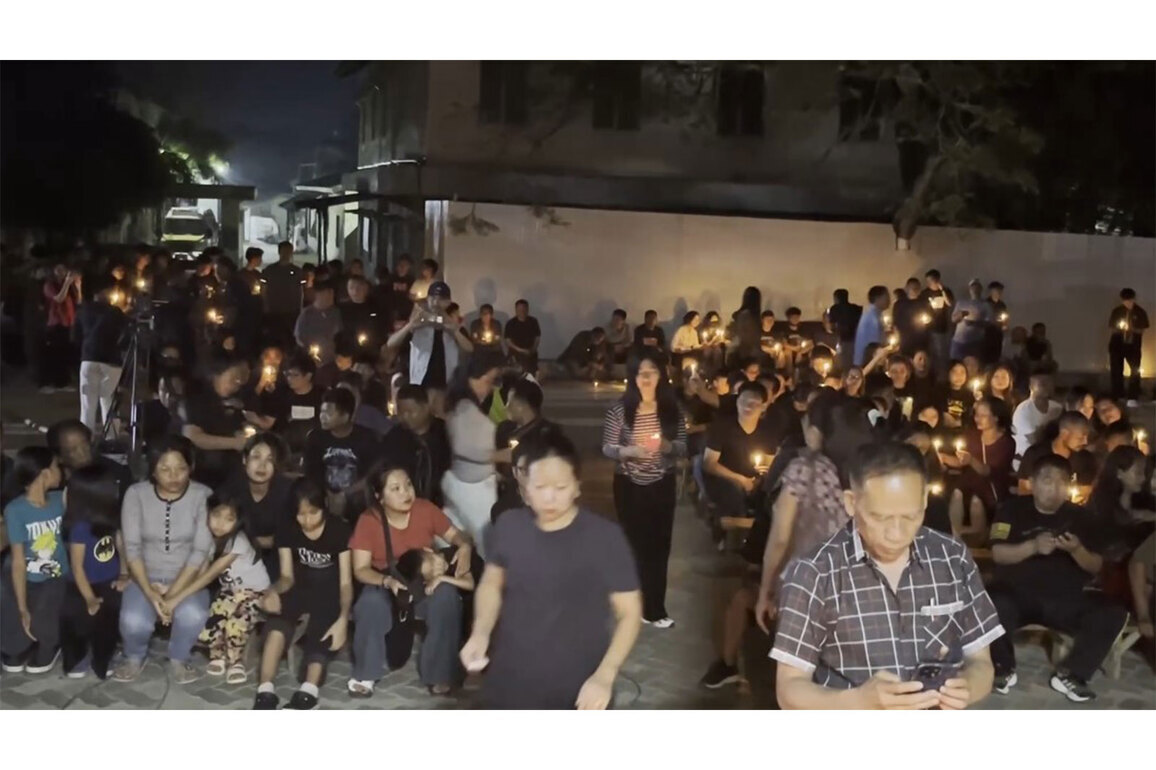 Manipur: Candlelight vigil held in Lamka in memory of late BJP MLA Vungzagin Valte; call for justice reiterated