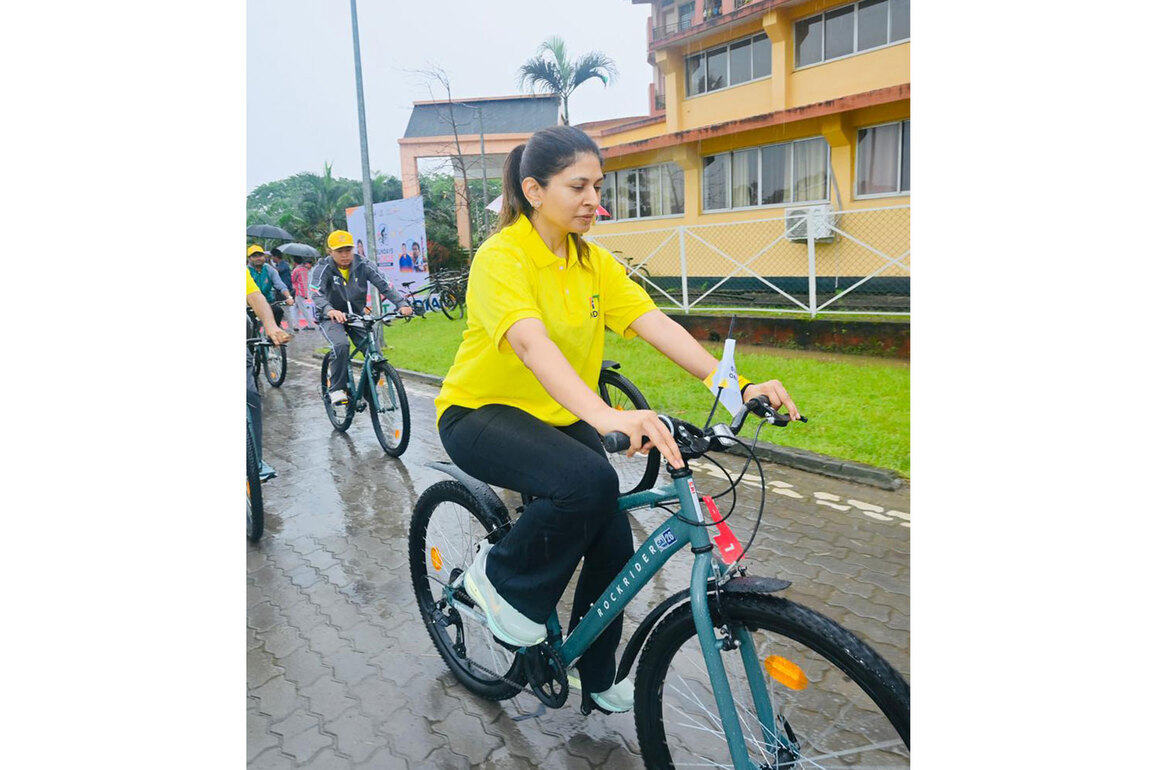 Union MoS Khadse leads Commonwealth Games 2030 celebration at IIT Guwahati, during Special 75th Edition of Fit India Sundays on Cycle