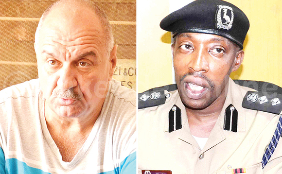 Paul Mathias ng’ayogerako eri Bannamawulire ku woofiisi za Rwakafuzi ku Uganda House. Ku ddyo, Omwogezi wa Poliisi Emiriano Kayima ng’annyonnyola. Paul Mathias ng’ayogerako eri Bannamawulire ku woofiisi za Rwakafuzi ku Uganda House. Ku ddyo, Omwogezi wa Poliisi Emiriano Kayima ng’annyonnyola.