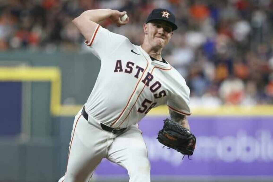 Astros, Mariners send out All-Star pitchers in AL West battle