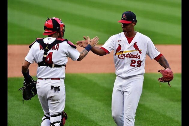 MLB roundup: Brewers, Astros in playoffs with losing records