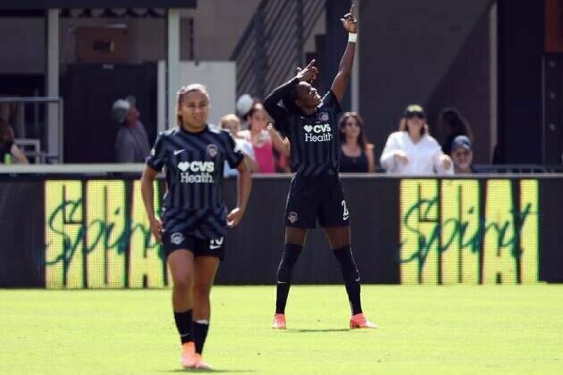Gift Monday hat trick powers Spirit past Dash, into playoffs
