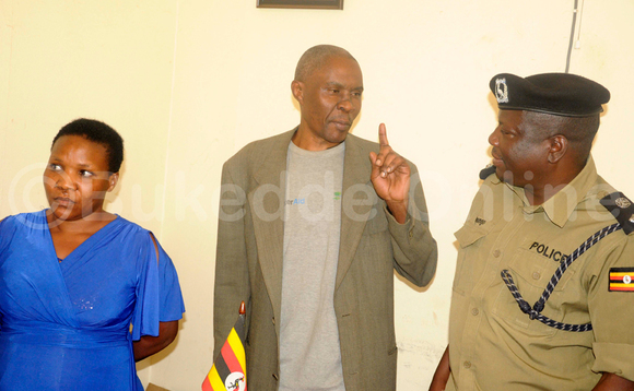Juliet Mugerwa ne Kagimu wakati) nga bali ne Onyango ku CPS mu Kampala. EKIF: ERIA LUYIMBAZI Juliet Mugerwa ne Kagimu wakati) nga bali ne Onyango ku CPS mu Kampala. EKIF: ERIA LUYIMBAZI