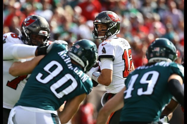 NFL roundup: Defending champion Bucs take down Eagles