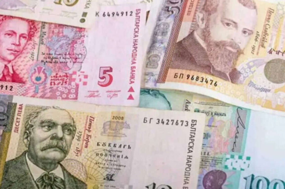 Bulgarians' Incomes Rise Sharply, But Spending Follows Close Behind