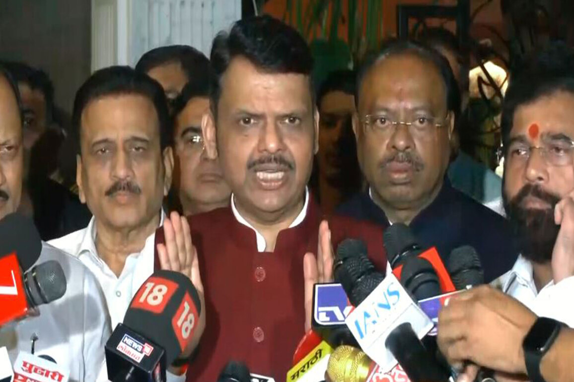 "Will waive farmers' loans by June 30 next year based on committee report": Maharashtra CM Fadnavis