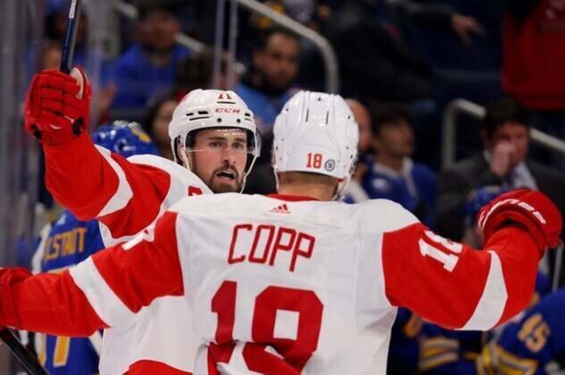 Red Wings' Dylan Larkin, Andrew Copp out at least 2 weeks