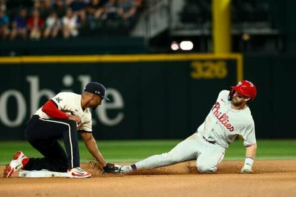 Phillies bash three home runs, roll past Rangers