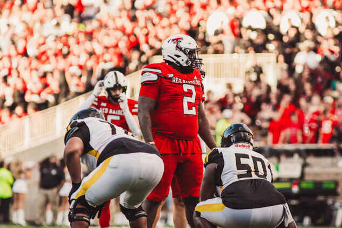 5 things to know about defensive tackle Lee Hunter