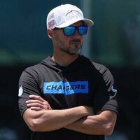 Falcons interview Chargers DC Jesse Minter for coaching vacancy