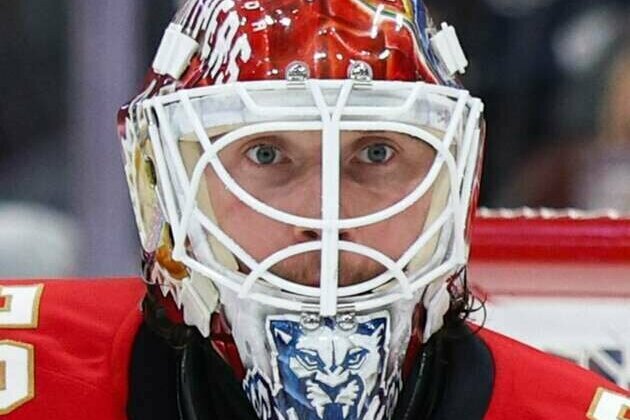 Panthers start 3-peat quest down 2 stars vs. Blackhawks