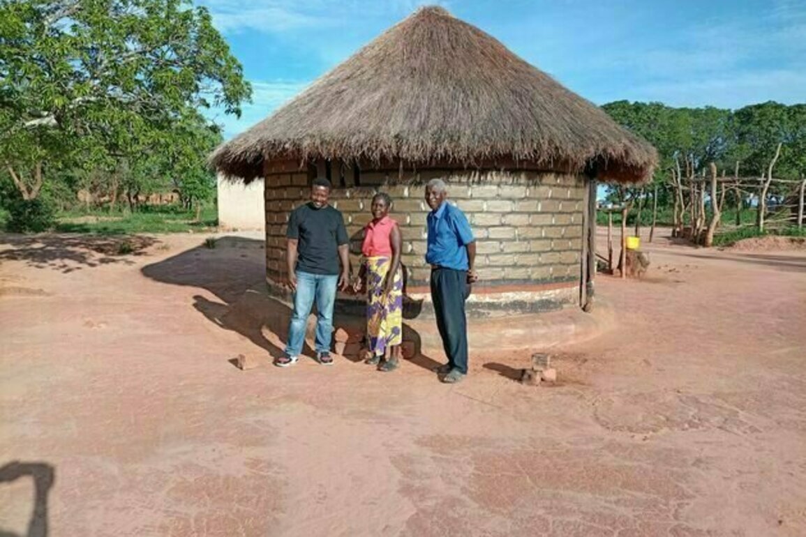 Solar power in Zambia: 'If it works for my neighbour, I'll try it too'
