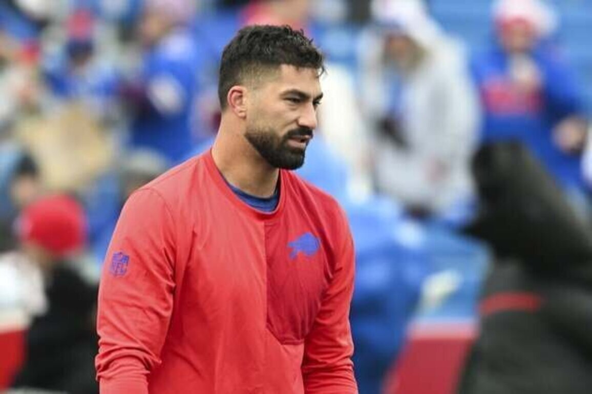 Eagles sign DE A.J. Epenesa after deal with Browns falls through
