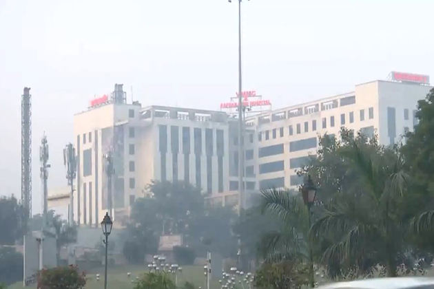 Delhi's air quality slips into 'severe' category; several areas record AQI above 400