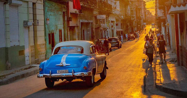 Government app keeps Cuban drivers waiting for months to refuel cars