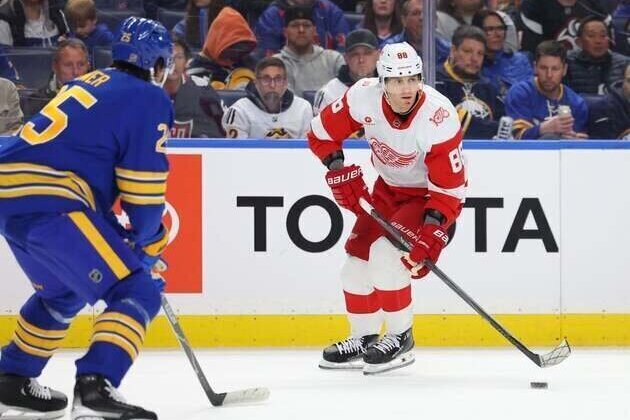 Red Wings continue pursuit of playoff spot in clash vs. Flyers