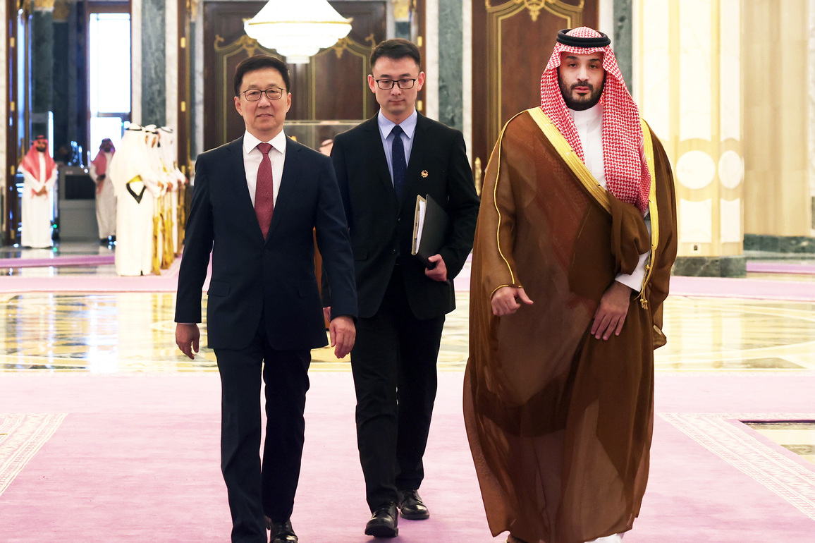 SAUDI ARABIA-RIYADH-CHINA-HAN ZHENG-SAUDI CROWN PRINCE & PM-MEETING