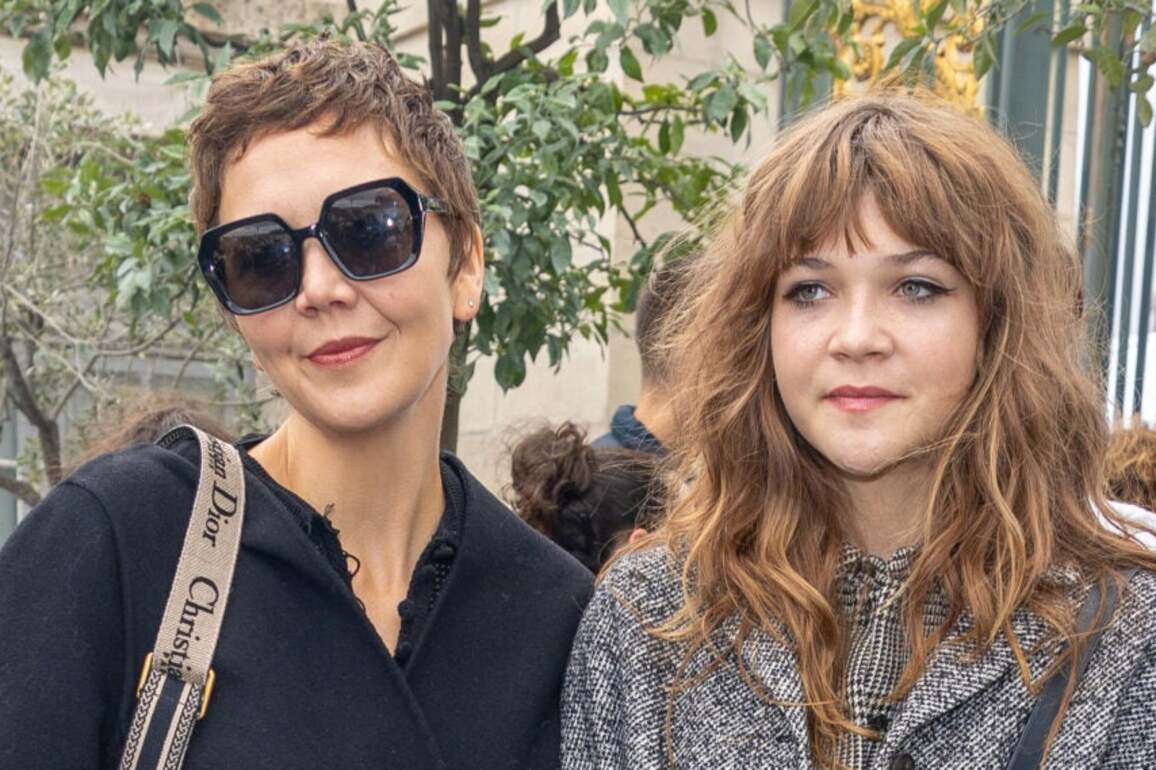 Maggie Gyllenhaals daughter Ramona Sarsgaard reportedly arrested at Columbia library protest