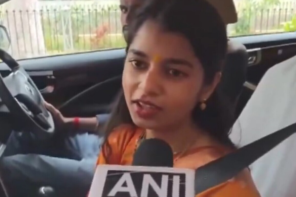"She should have done it earlier": Maithili Thakur slams Mamata Banerjee over manifesto's timing