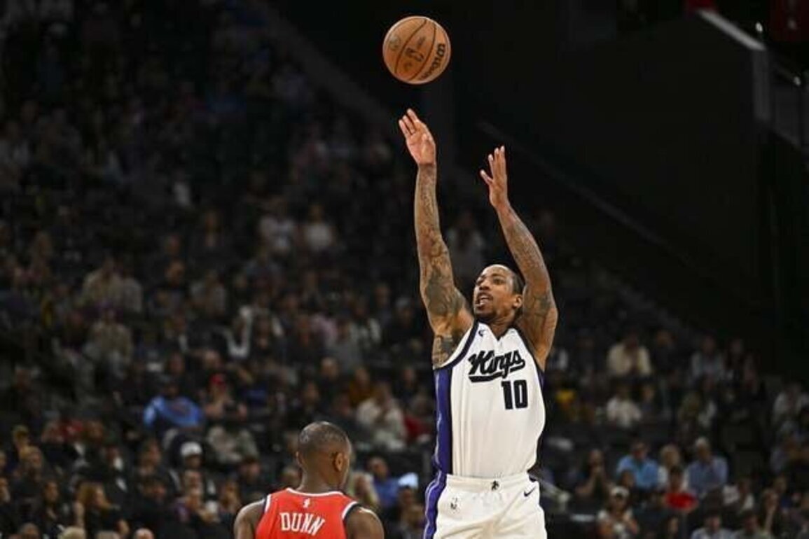 Jazz take on Kings in battle of worst in the West