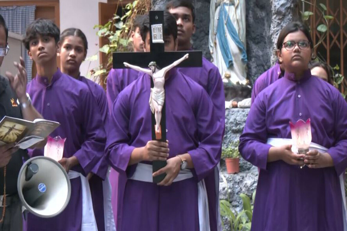 From Kolkata to Delhi, devotees commemorate Jesus Christ's sacrifice on Good Friday