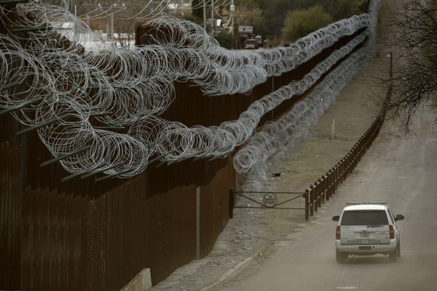 Migrant Arrivals, Family Apprehensions Plummet at US Border