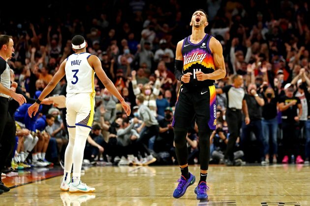 NBA roundup: Suns outlast Warriors for 17th straight win