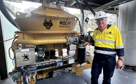 Sandy Gray with the Wolff concentrator.