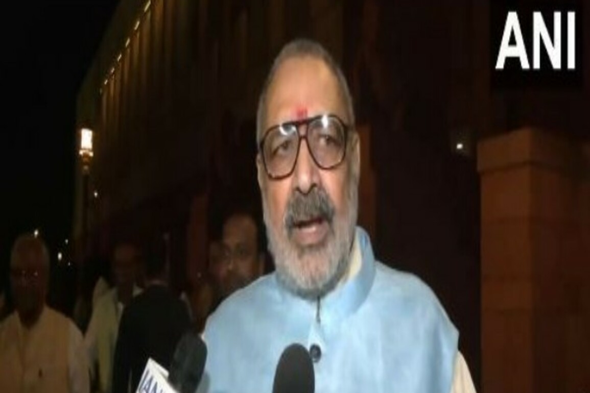 "Corrected mistakes that Congress made in 2013...": Union Minister Giriraj Singh on Waqf Amendment Bill 2025