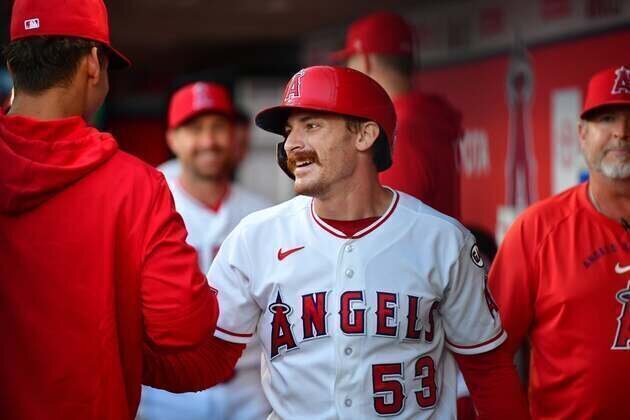 Angels jump out to 7-run lead, add on in win over Astros