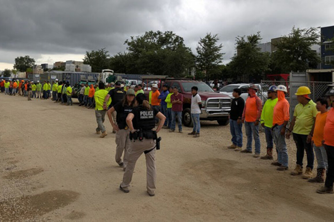 100 Illegal Aliens Arrested in Florida ICE Enforcement Operation