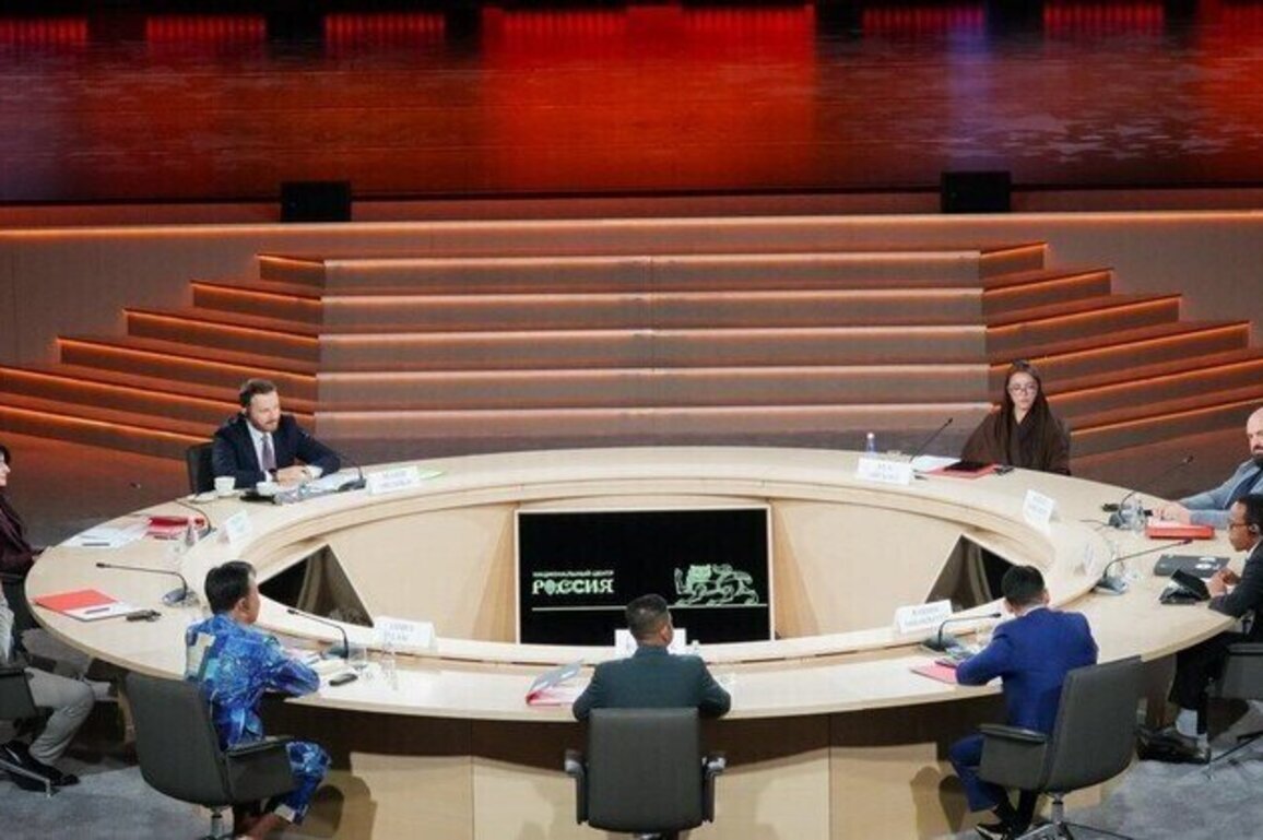 Moscow Open Dialogue shifts from big ideas to real-world action