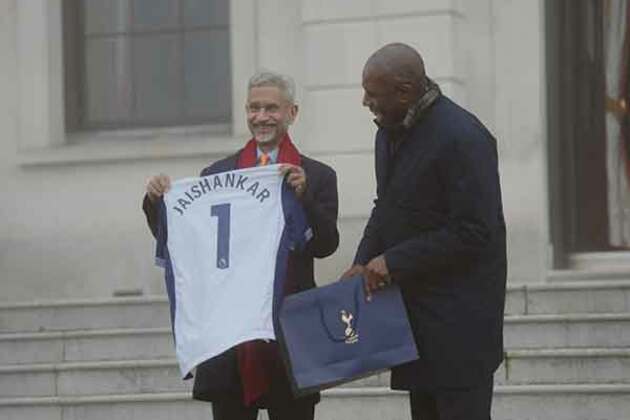 British Foreign Secy Lammy gifts EAM Jaishankar Tottenham Hotspur's No 1 jersey